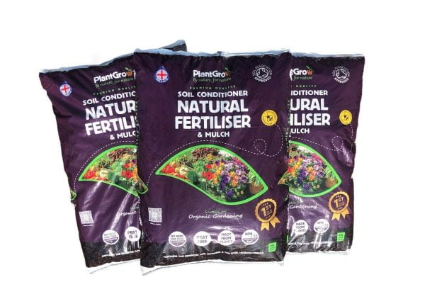 Large bags of peat-free of organic plant mulch
