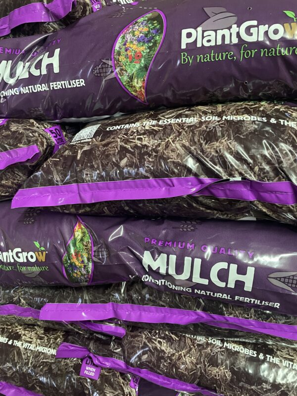 PlantGrow Organic Mulch, Fertiliser & Conditioner 40 x 50 litre bags